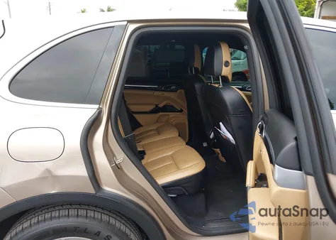 2016 Porsche Cayenne Diesel z USA, uszkodzony, nr VIN WP1AF2A27GKA40300